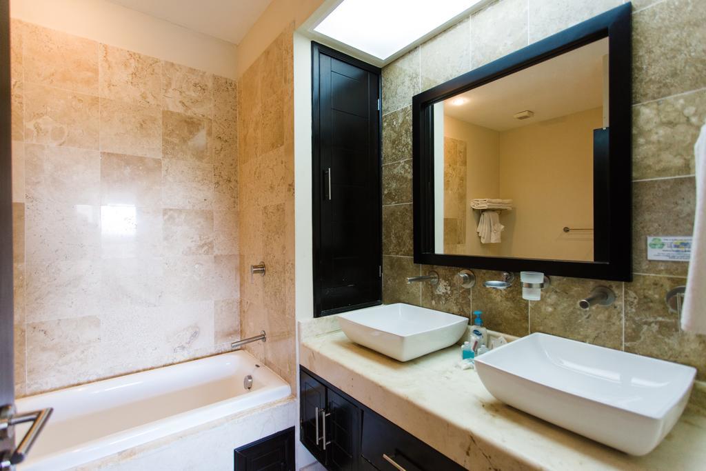 Appartement Oceanfront El Faro Surf 302 à Playa del Carmen Extérieur photo